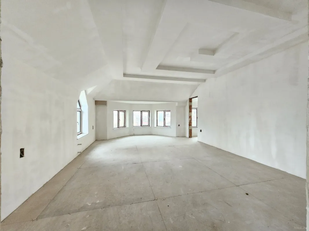 Satılır 6 otaqlı həyət evi 400 m²