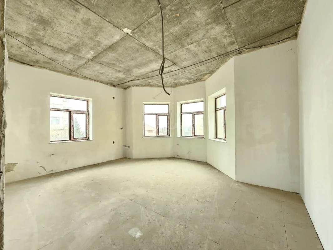 Satılır 6 otaqlı həyət evi 400 m²