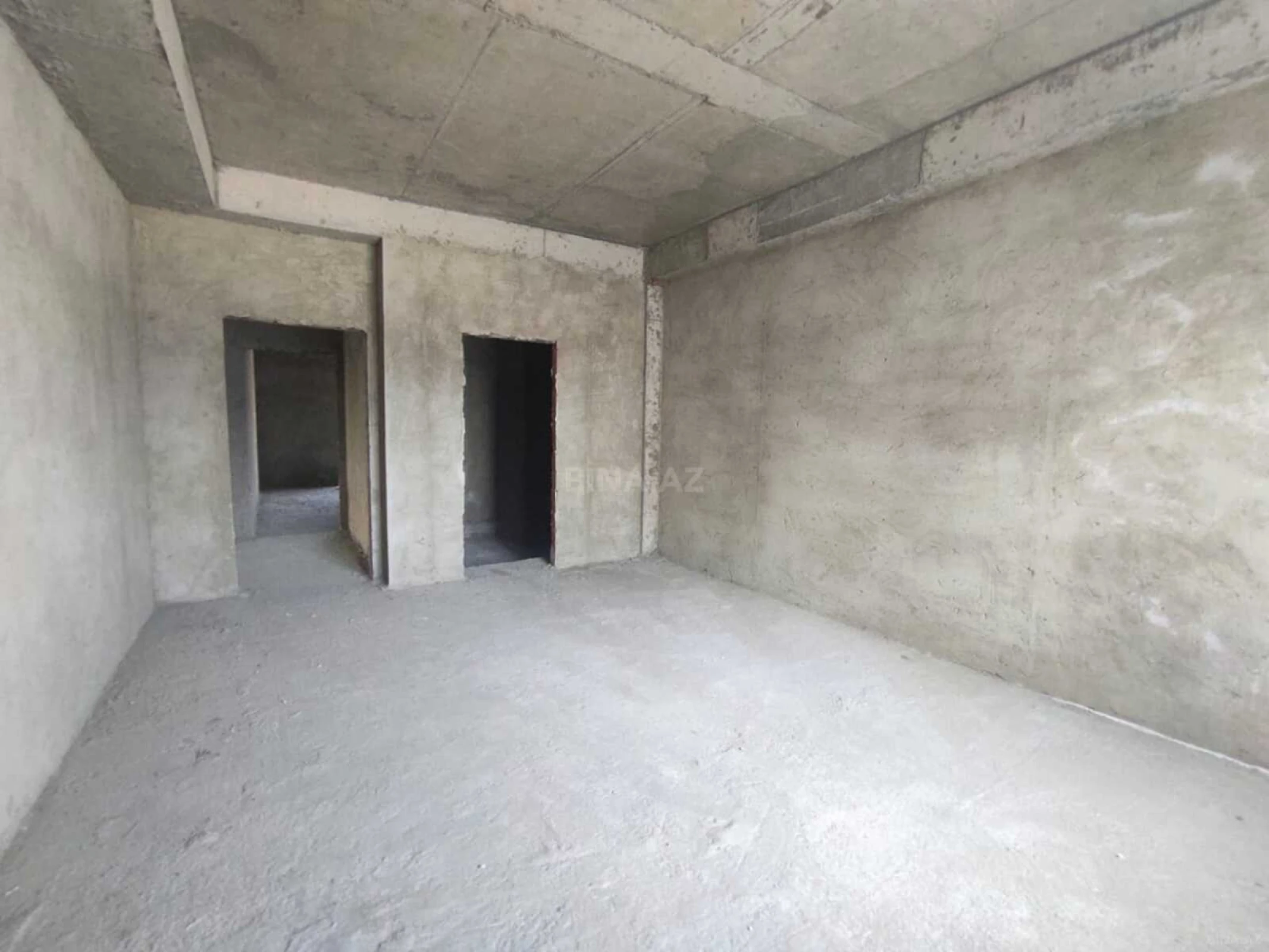 Satılır 3 otaqlı mənzil 137 m²