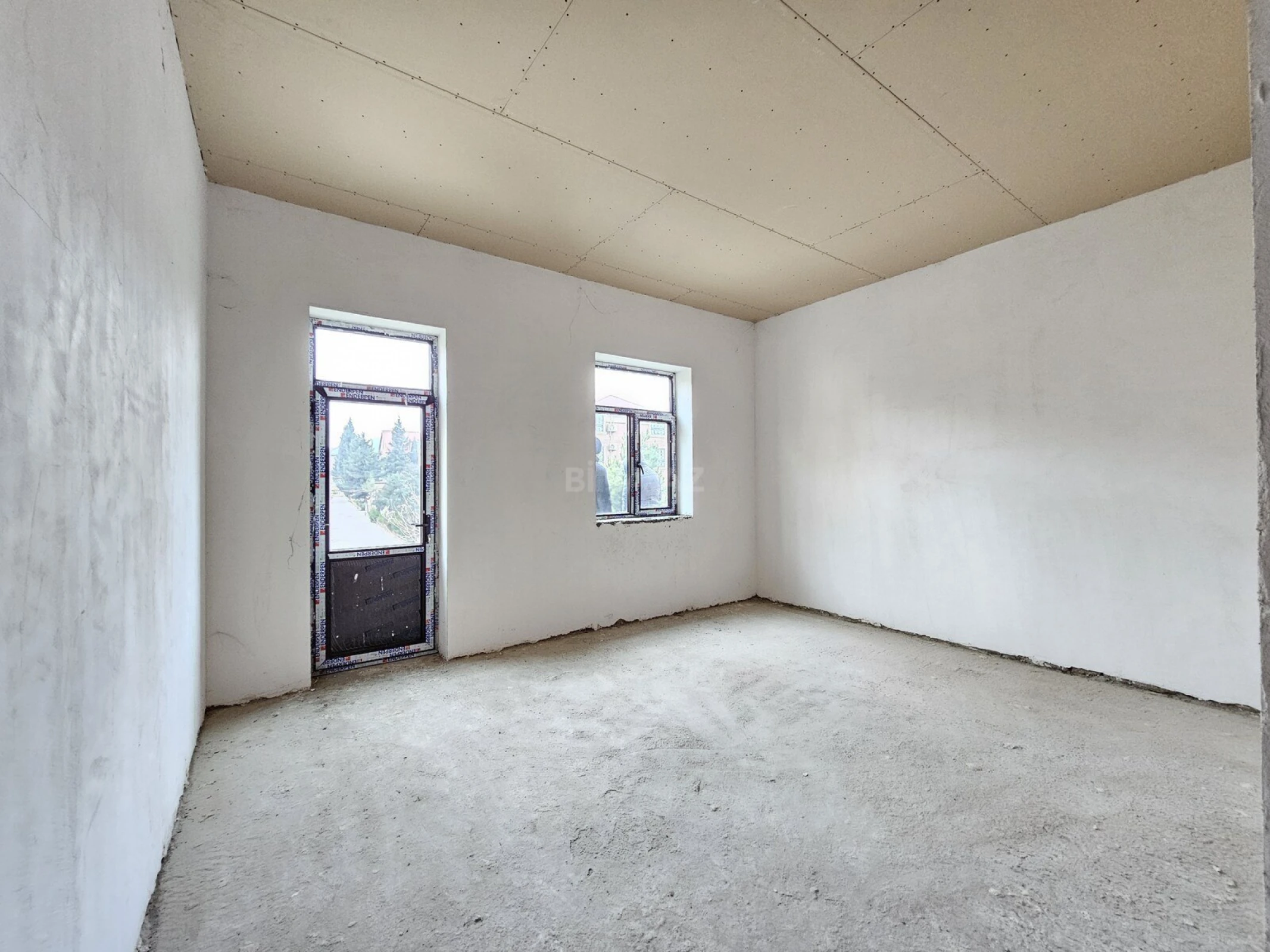 Satılır 4 otaqlı həyət evi 300 m²