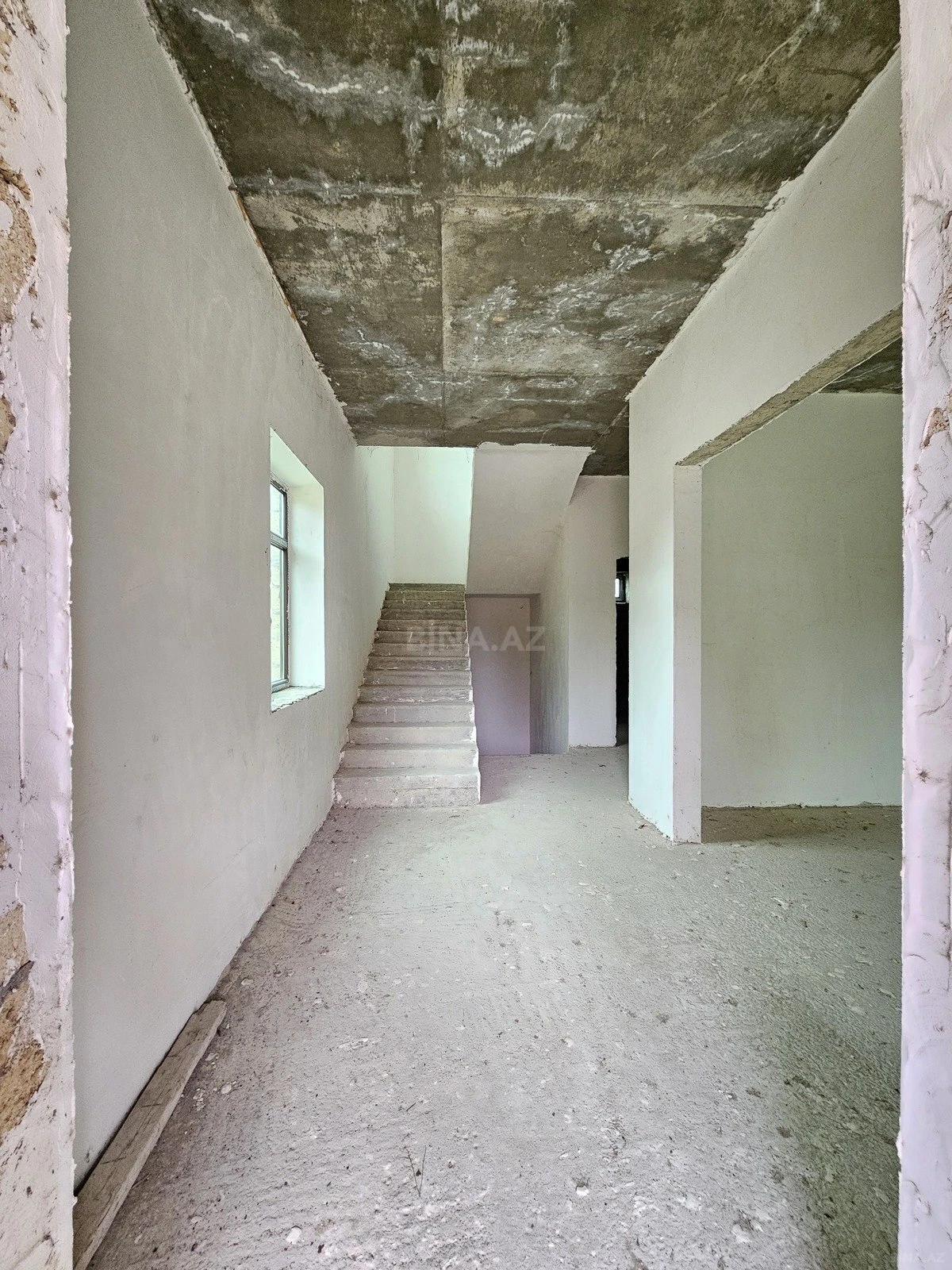 Satılır 4 otaqlı həyət evi 300 m²