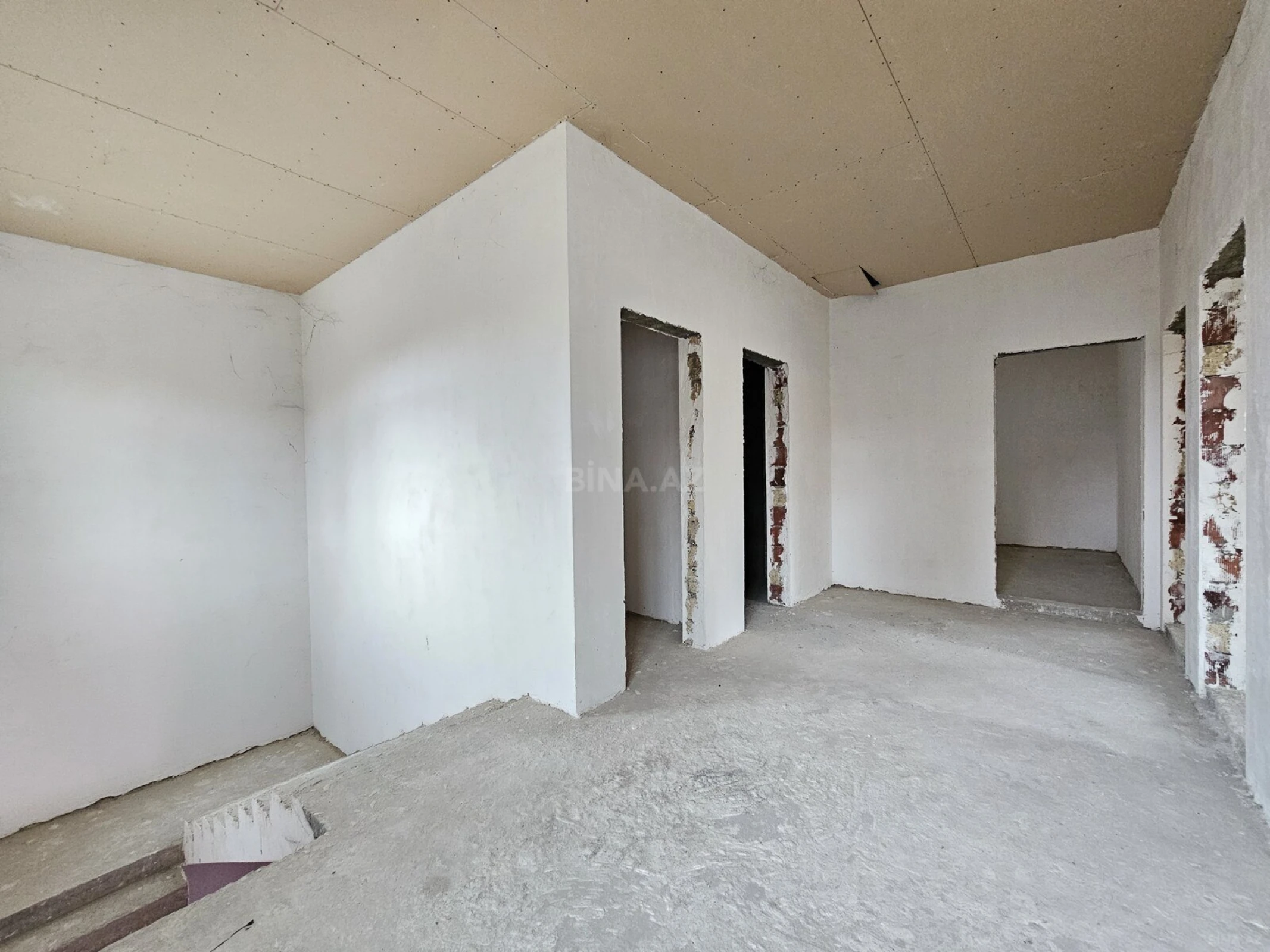 Satılır 4 otaqlı həyət evi 300 m²