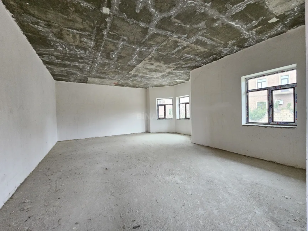 Satılır 4 otaqlı həyət evi 300 m²