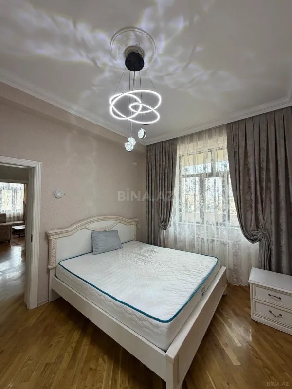 Satılır 2 otaqlı mənzil 84 m²