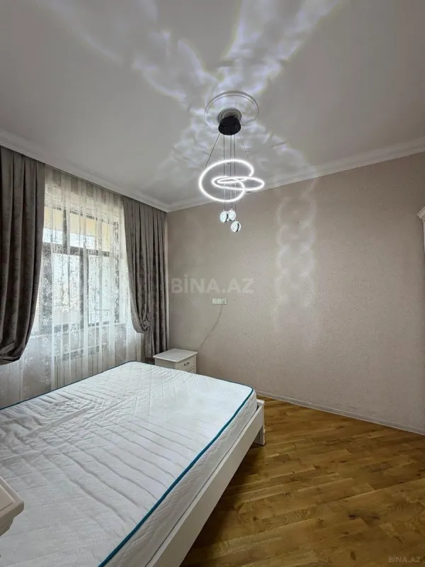 Satılır 2 otaqlı mənzil 84 m²