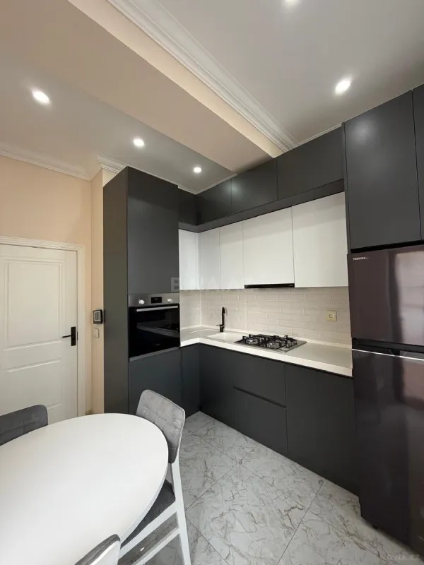 Satılır 2 otaqlı mənzil 84 m²