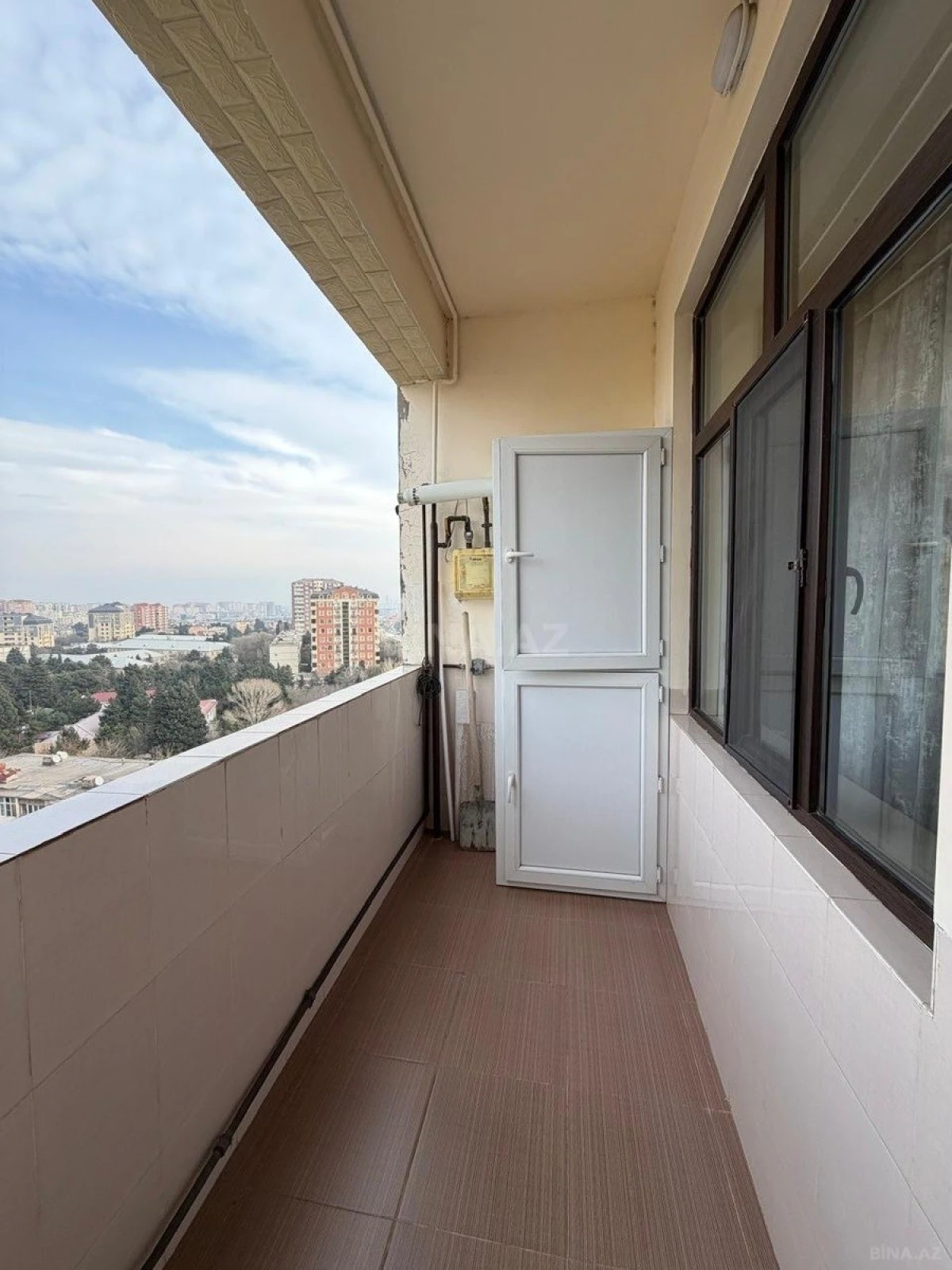 Satılır 2 otaqlı mənzil 84 m²