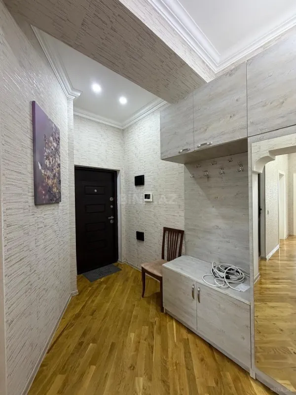 Satılır 2 otaqlı mənzil 84 m²