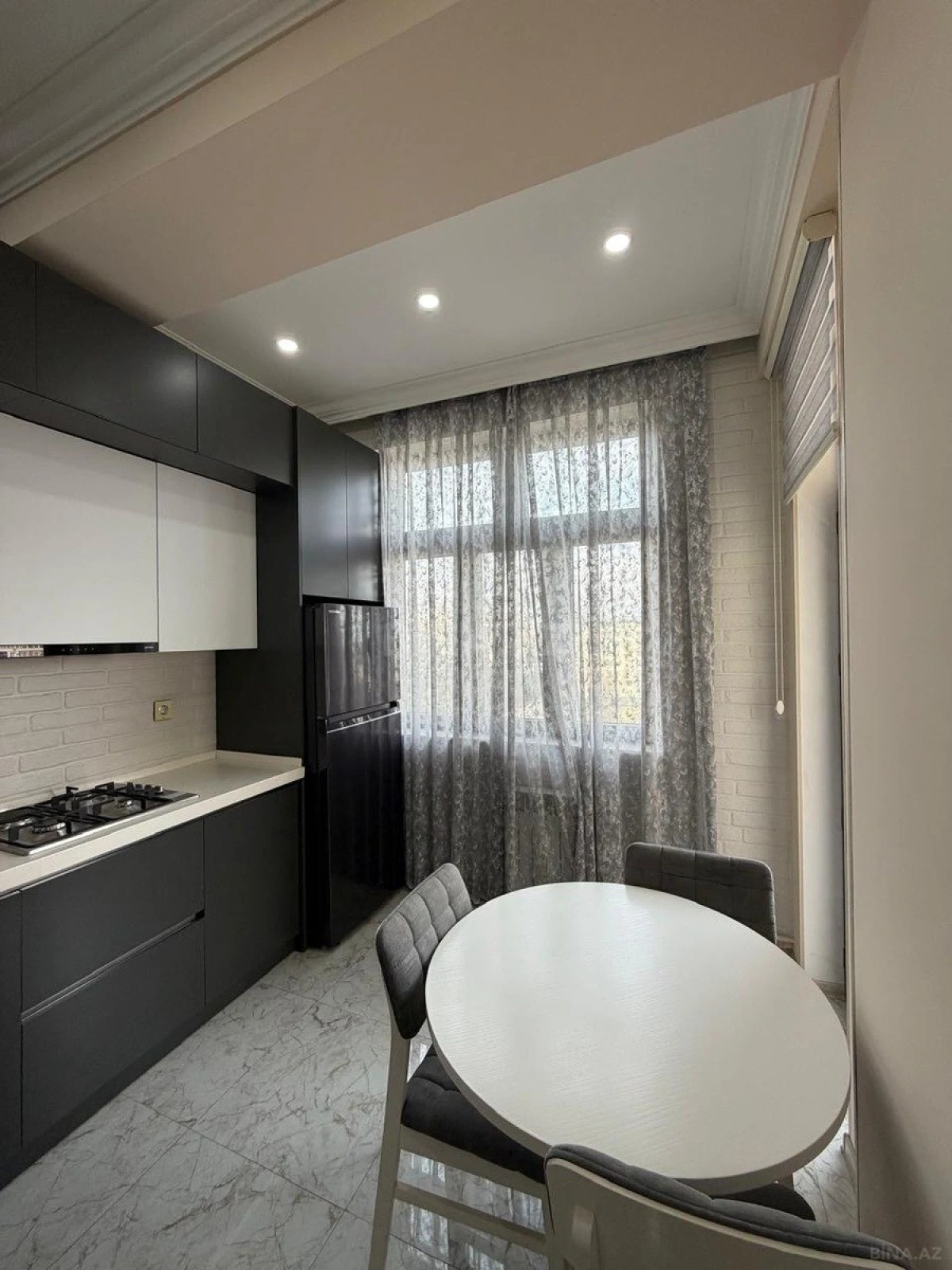 Satılır 2 otaqlı mənzil 84 m²