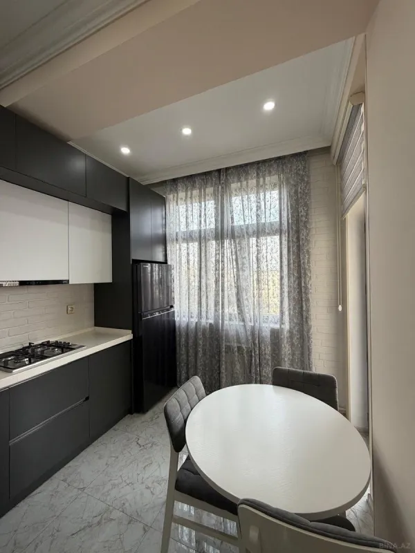 Satılır 2 otaqlı mənzil 84 m²