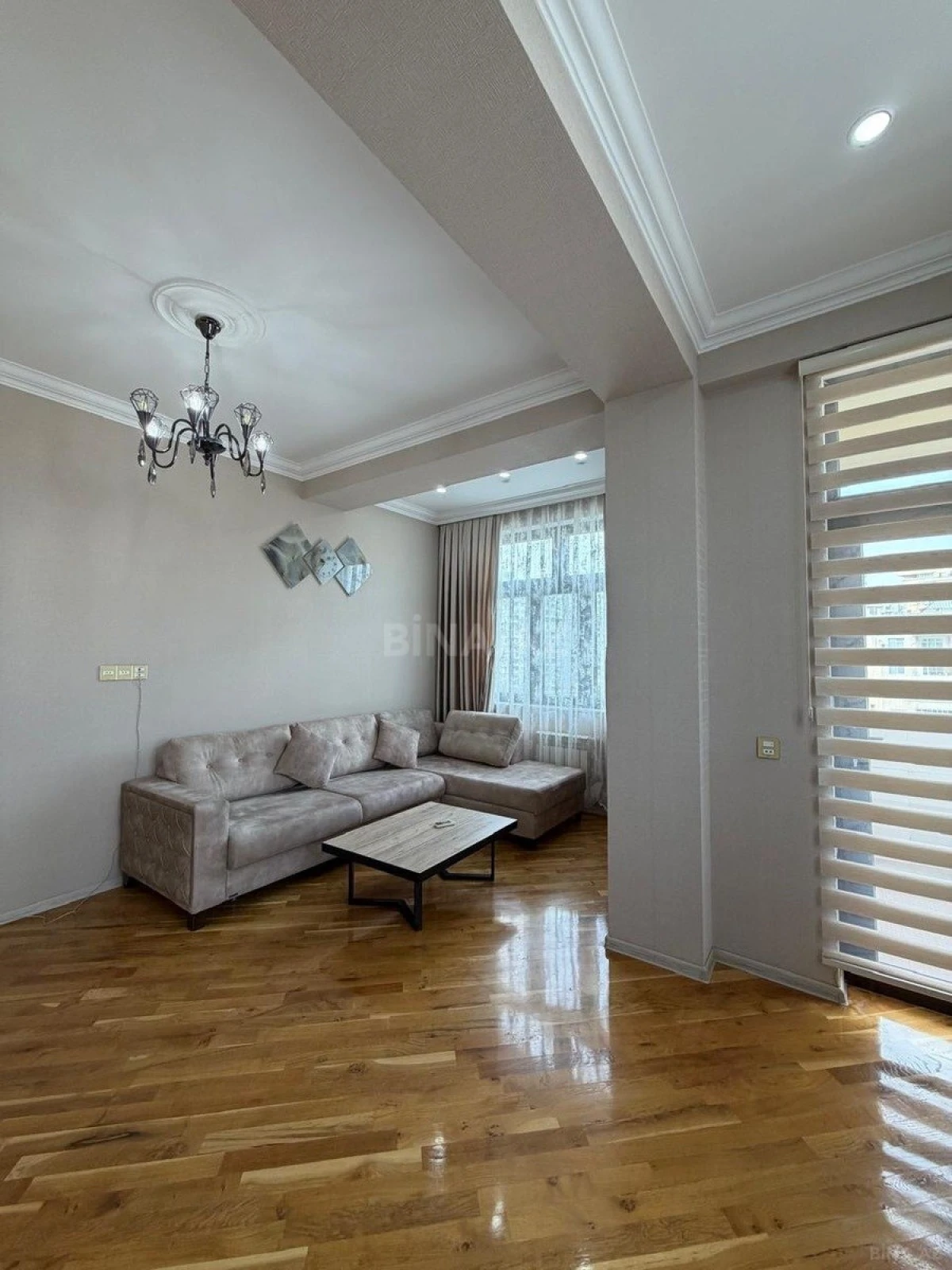 Satılır 2 otaqlı mənzil 84 m²