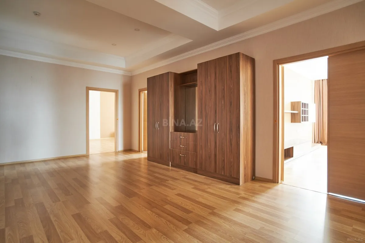 Kirayə verilir 3 otaqlı mənzil 150 m²