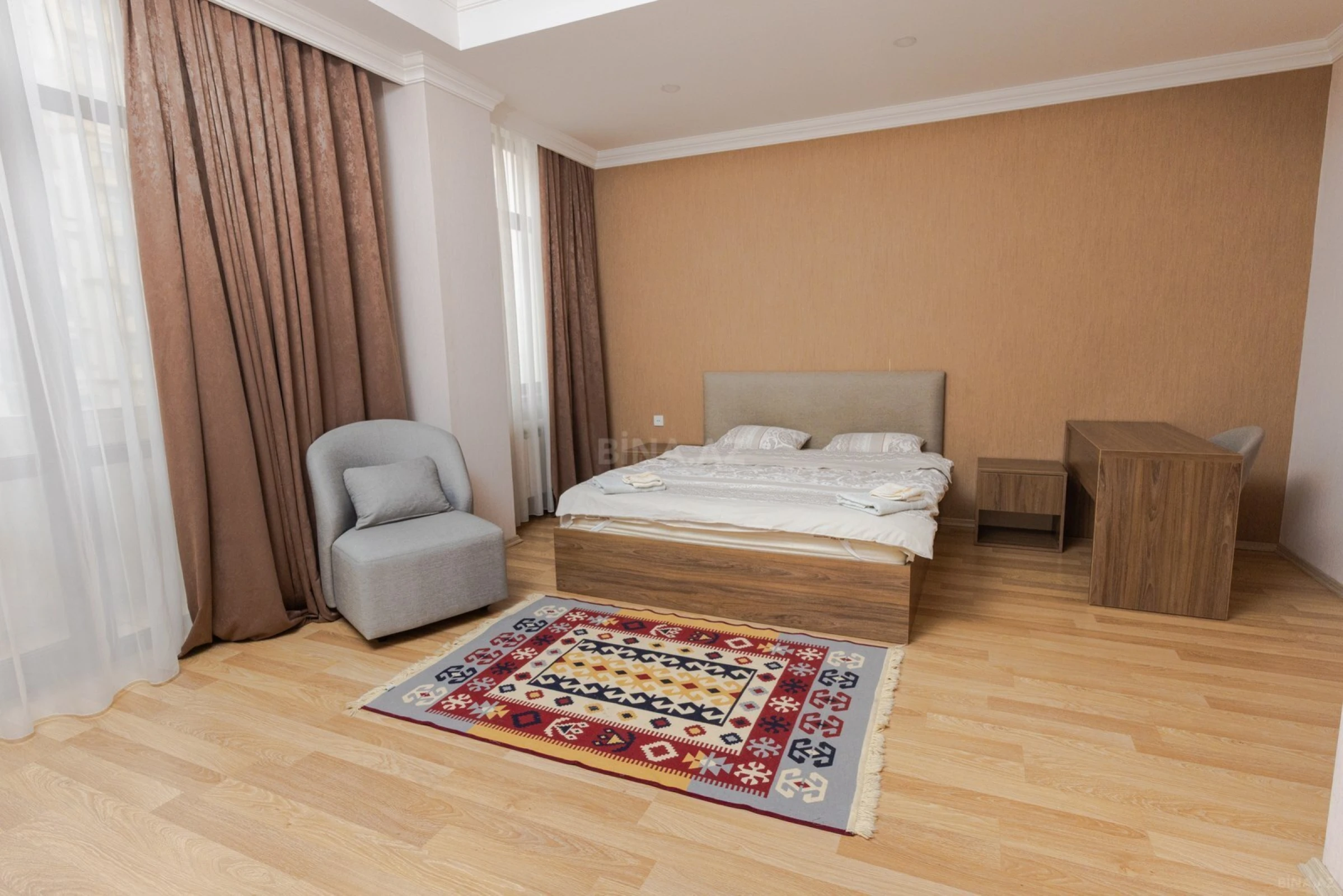 Kirayə verilir 3 otaqlı mənzil 150 m²