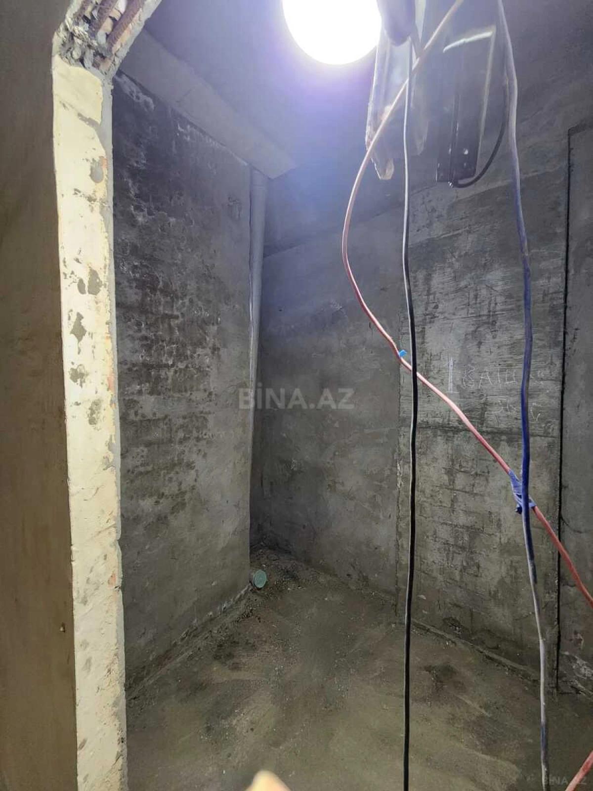 Satılır 2 otaqlı mənzil 55 m²