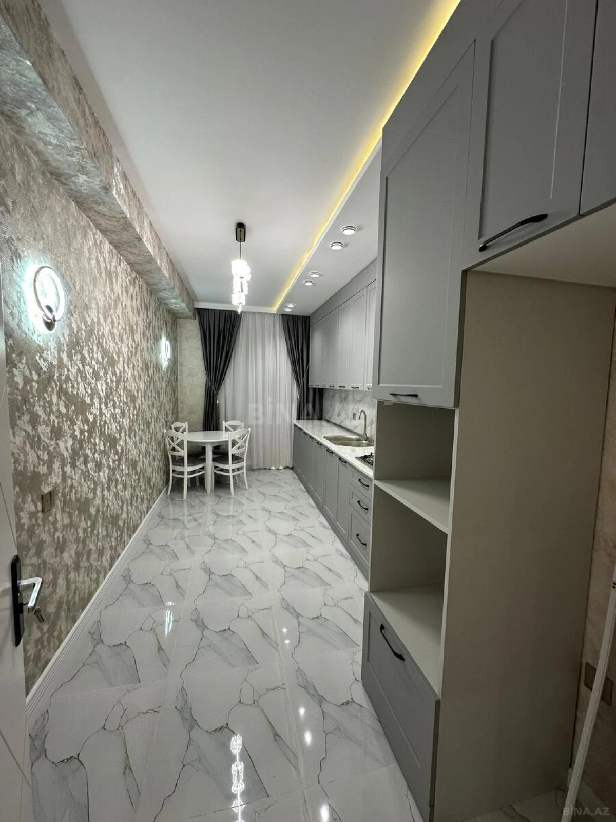 Satılır 2 otaqlı mənzil 85 m²