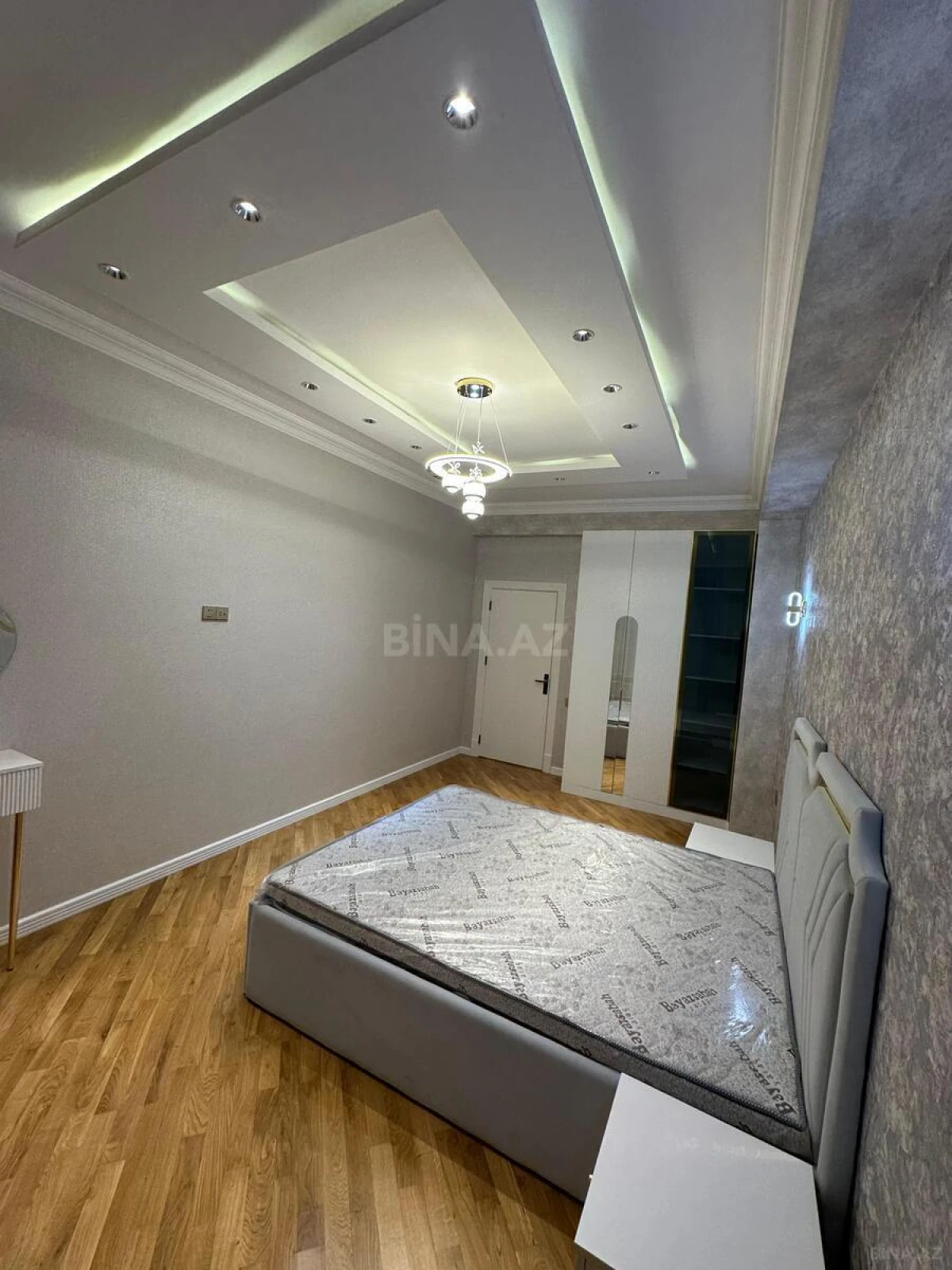 Satılır 2 otaqlı mənzil 85 m²