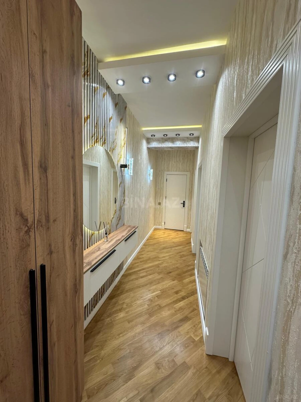 Satılır 2 otaqlı mənzil 85 m²