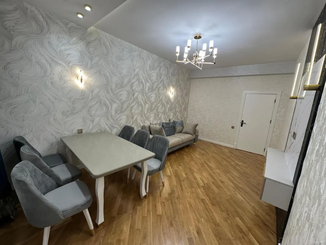Satılır 2 otaqlı mənzil 85 m²