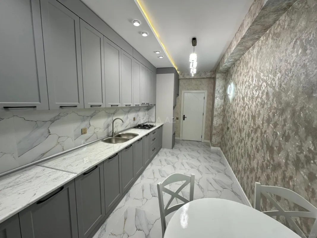 Satılır 2 otaqlı mənzil 85 m²