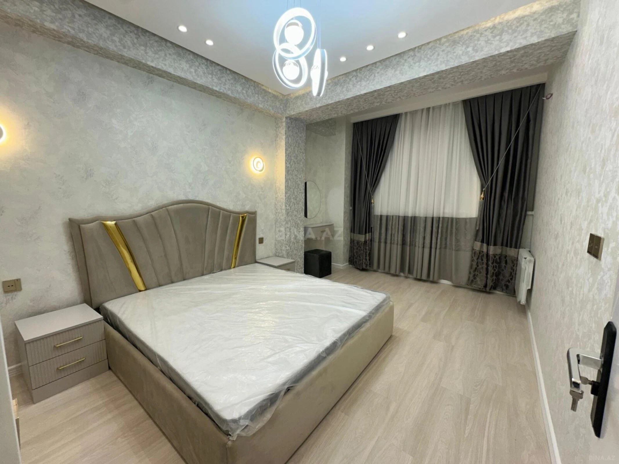 Satılır 2 otaqlı mənzil 62 m²