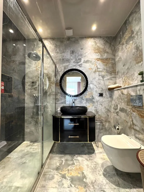 Satılır 5 otaqlı mənzil 272 m²