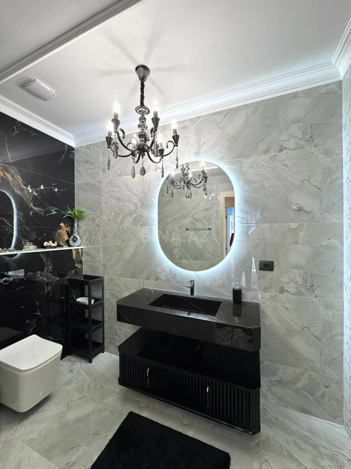 Satılır 5 otaqlı mənzil 272 m²