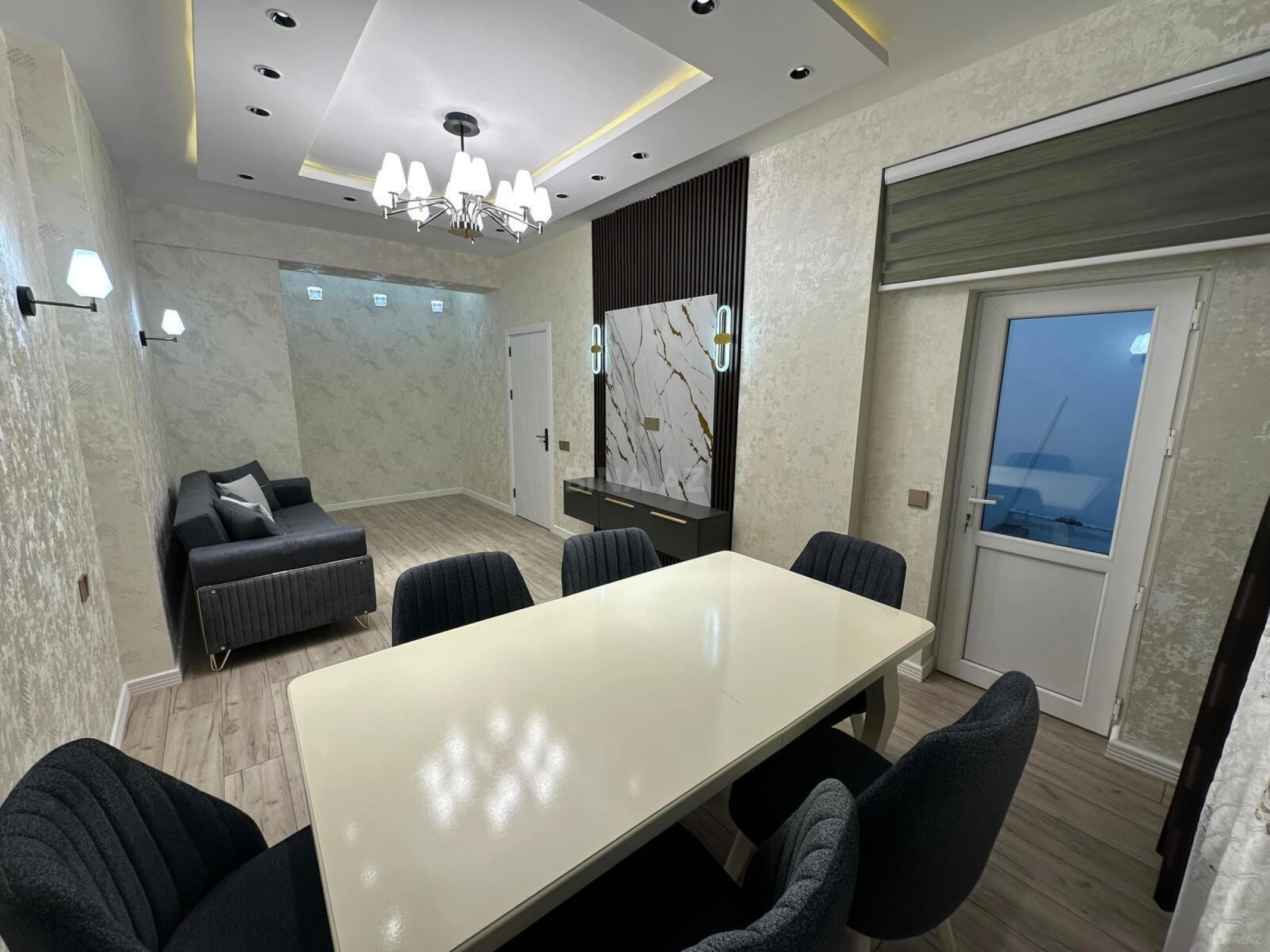 Satılır 2 otaqlı mənzil 85 m²
