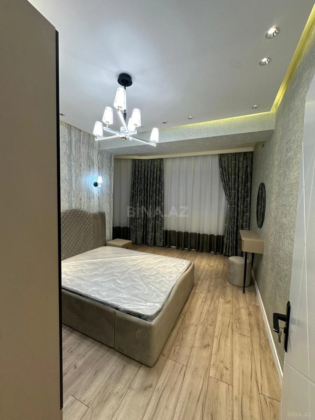 Satılır 2 otaqlı mənzil 85 m²