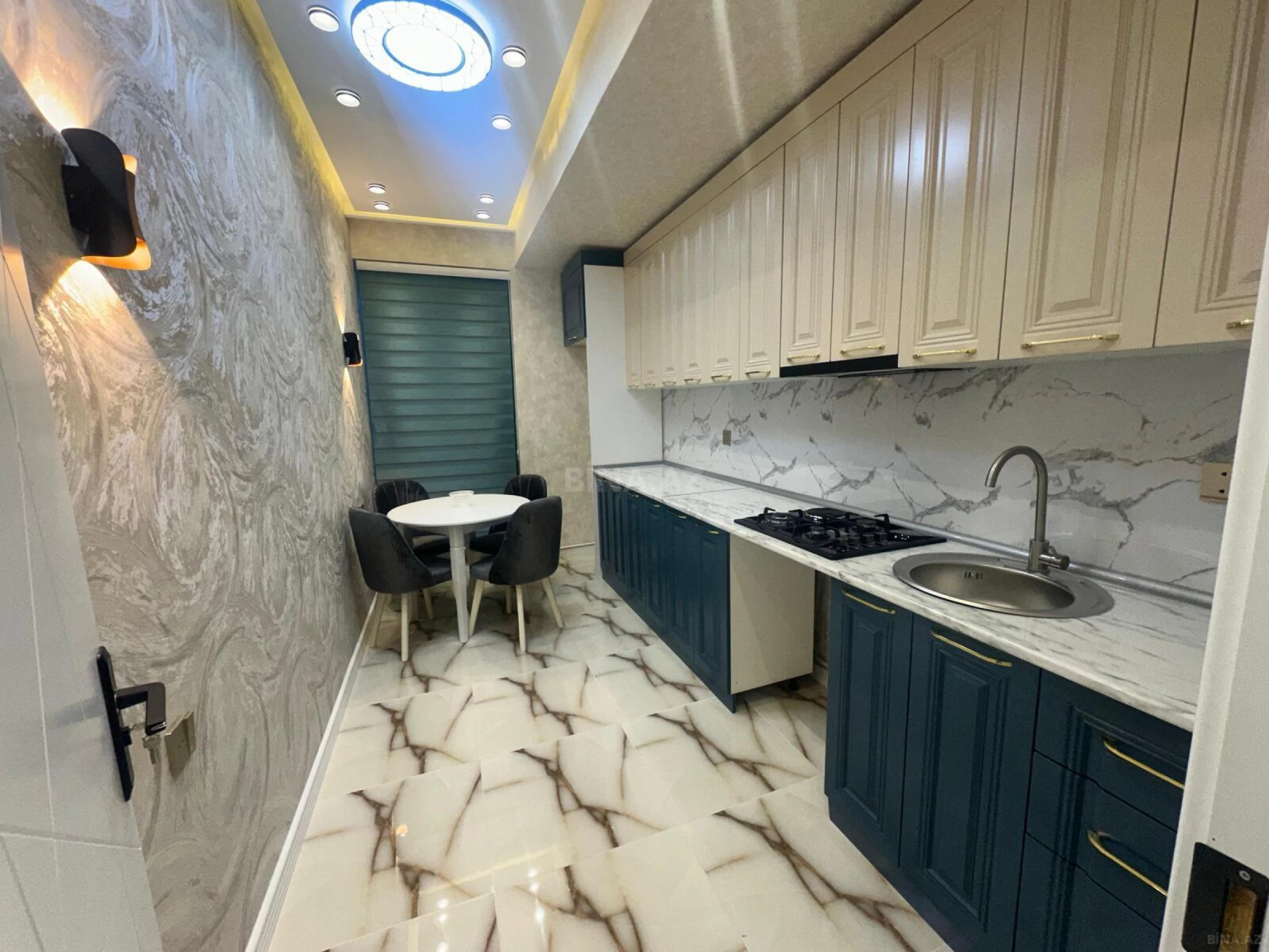 Satılır 2 otaqlı mənzil 75 m²