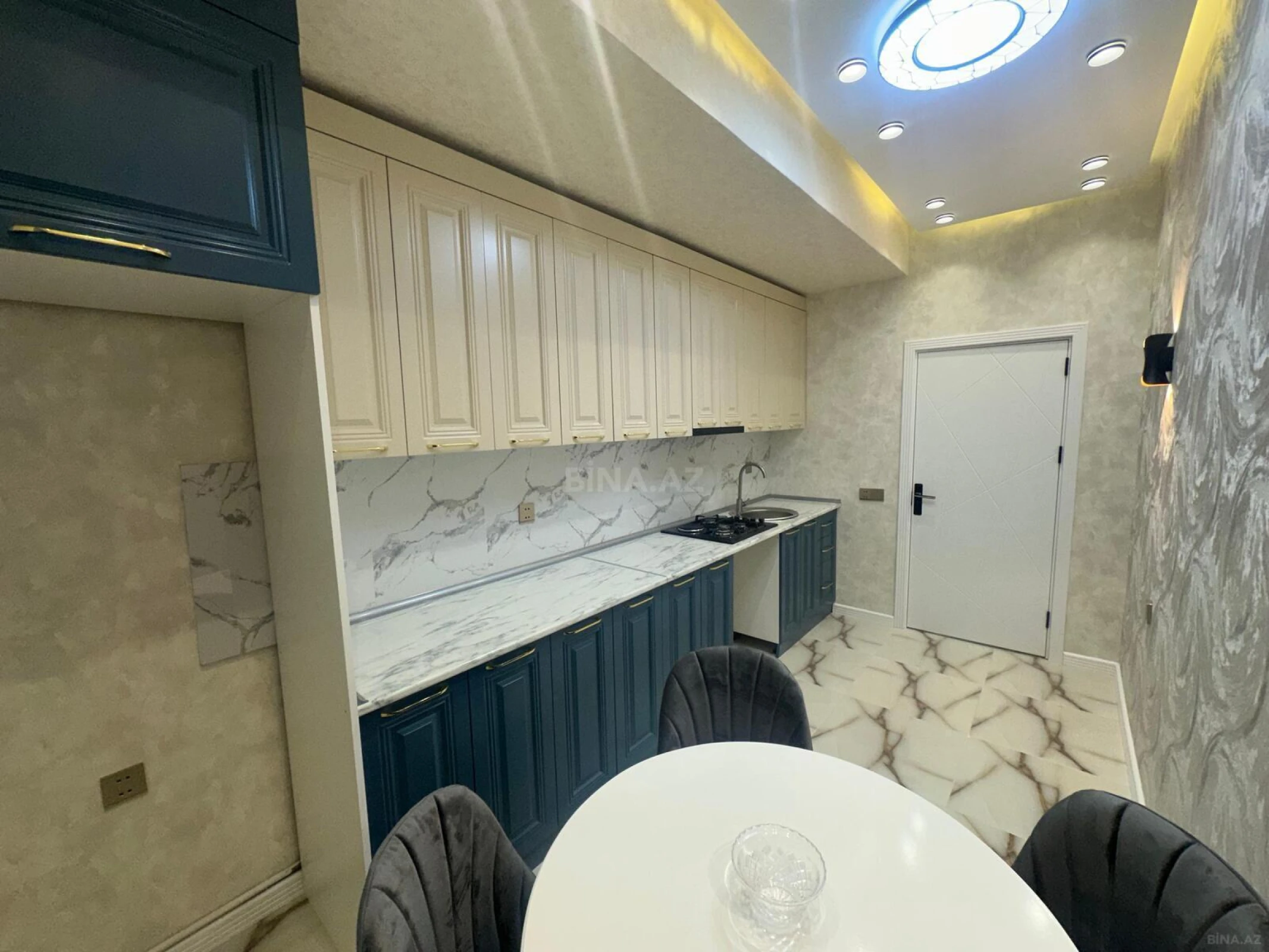 Satılır 2 otaqlı mənzil 75 m²