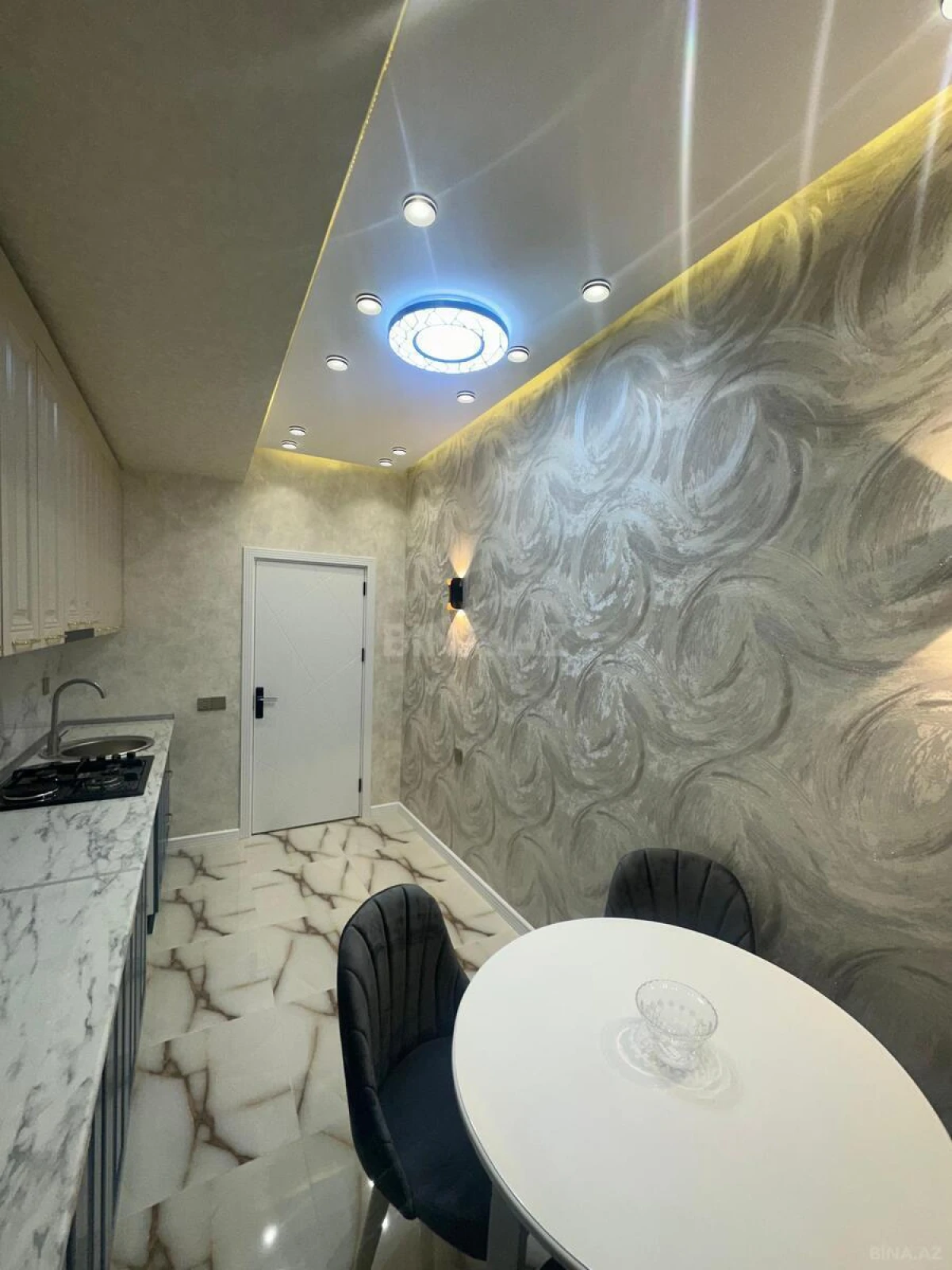 Satılır 2 otaqlı mənzil 75 m²