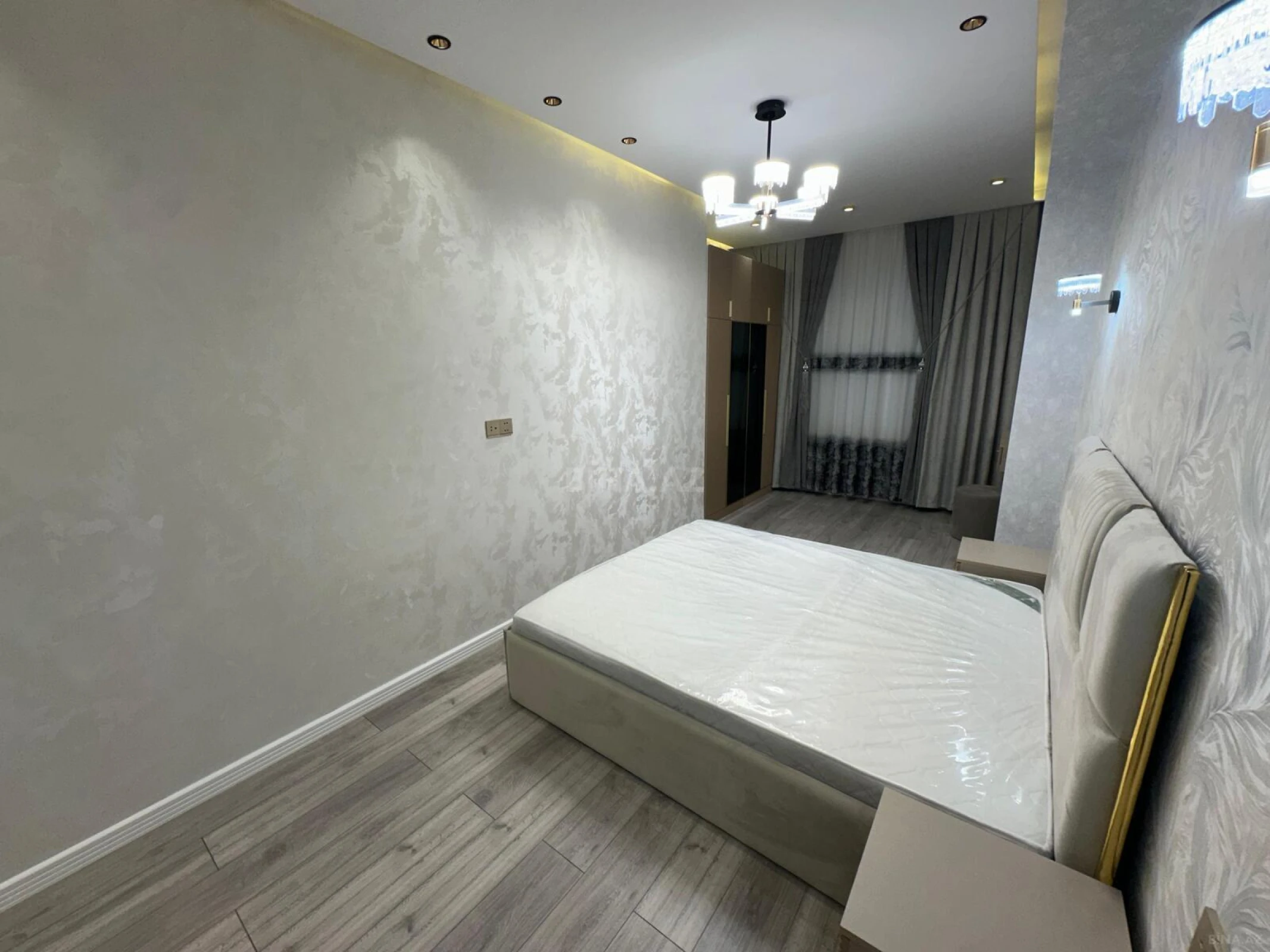Satılır 2 otaqlı mənzil 75 m²
