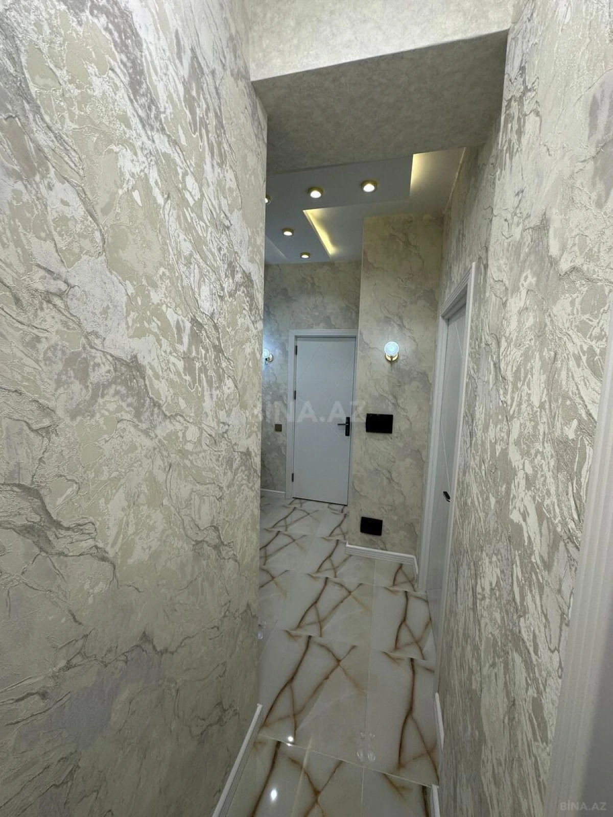 Satılır 2 otaqlı mənzil 75 m²