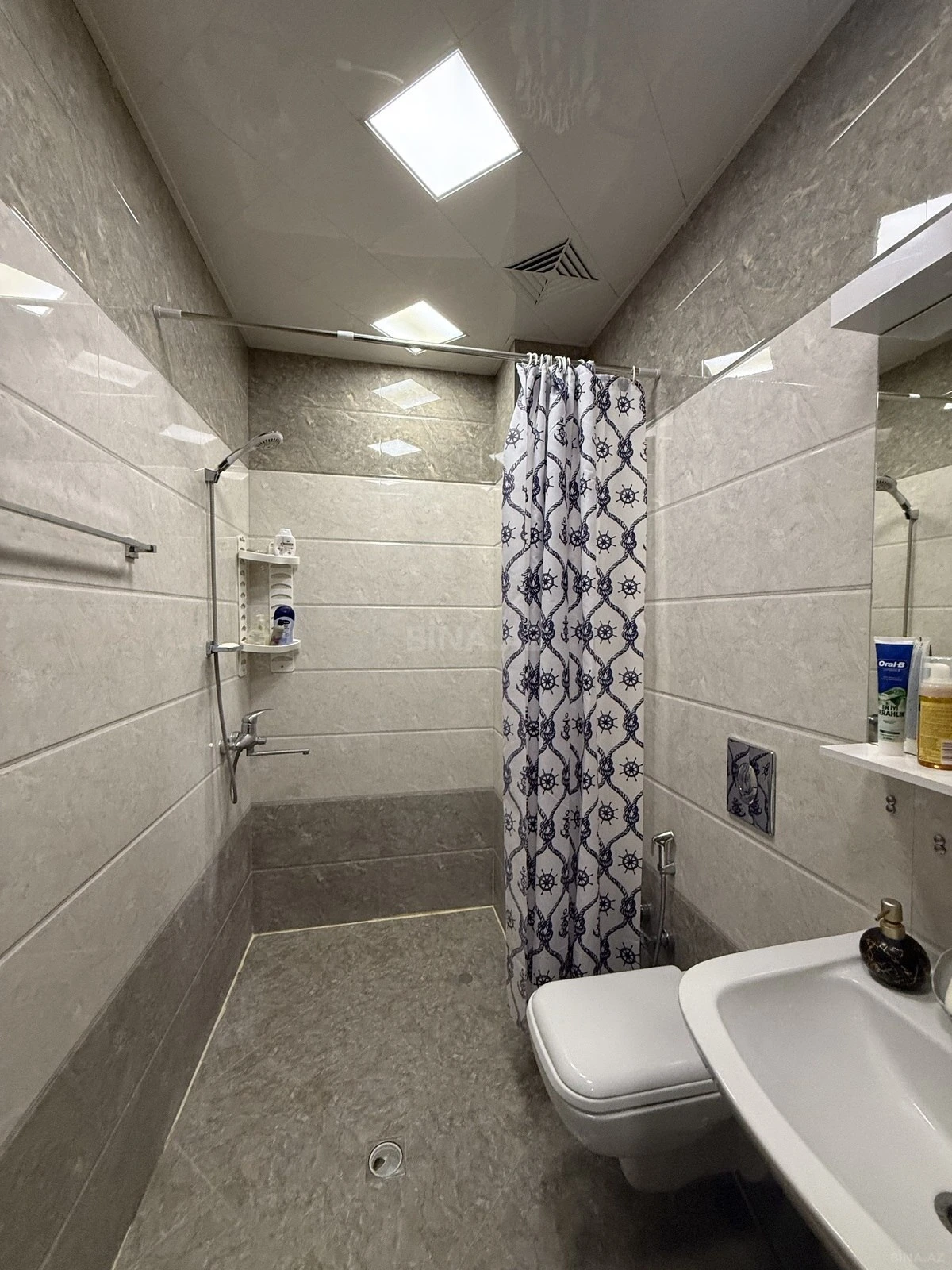 Satılır 2 otaqlı mənzil 68 m²