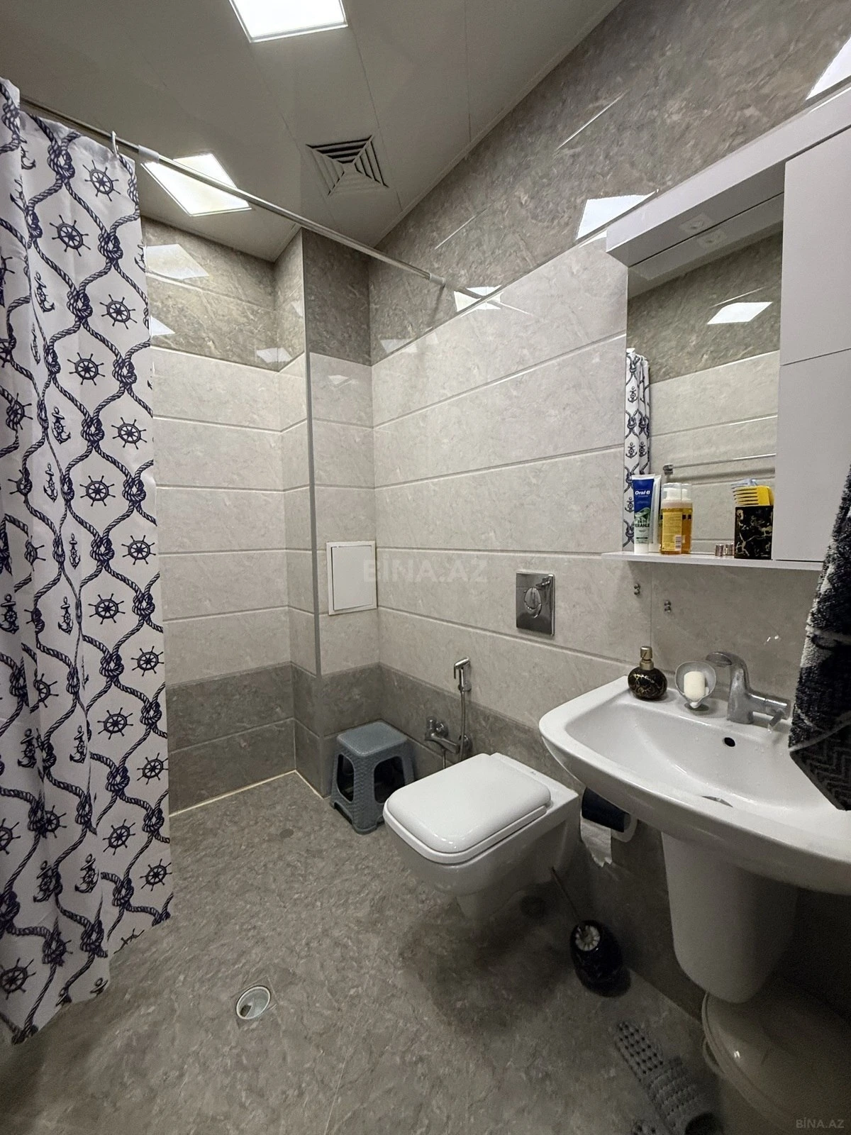 Satılır 2 otaqlı mənzil 68 m²