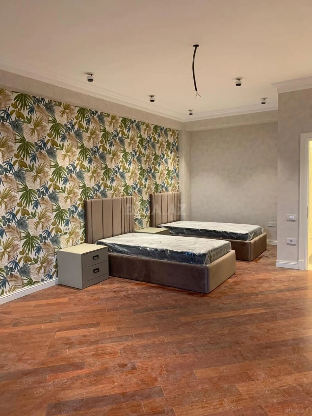 Kirayə verilir 3 otaqlı mənzil 168 m²