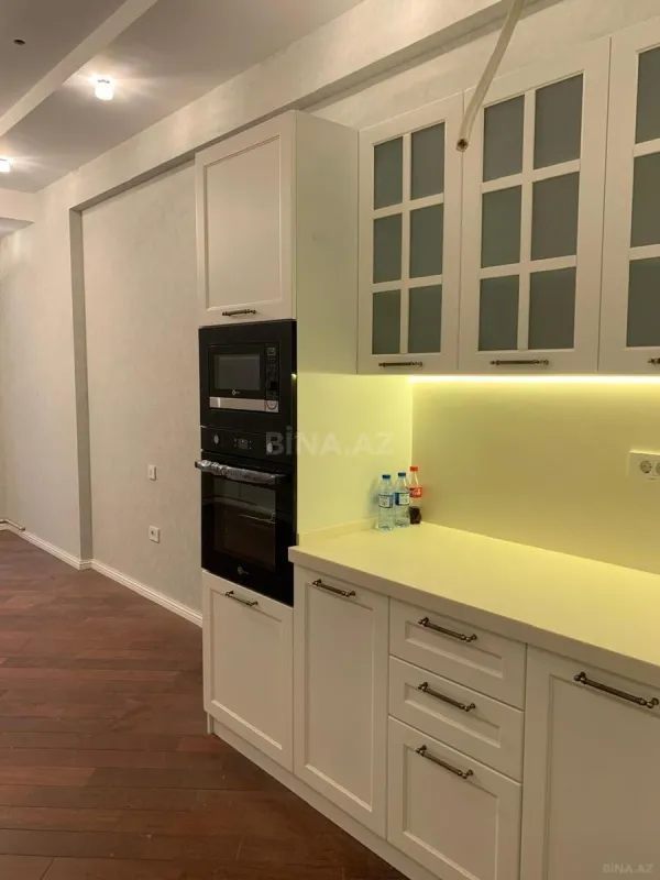 Kirayə verilir 3 otaqlı mənzil 168 m²