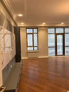 Kirayə verilir 3 otaqlı mənzil 168 m²