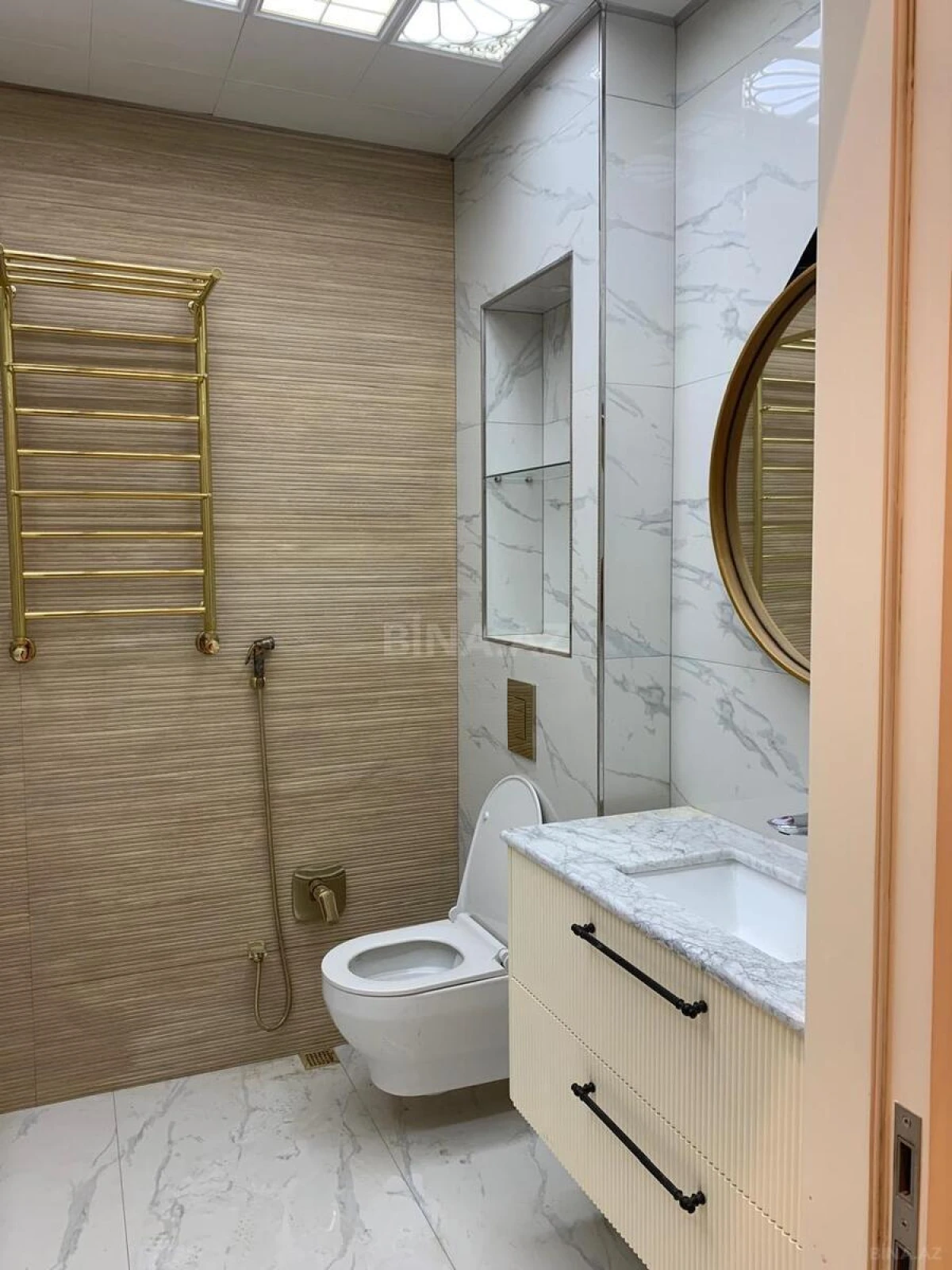 Kirayə verilir 3 otaqlı mənzil 168 m²