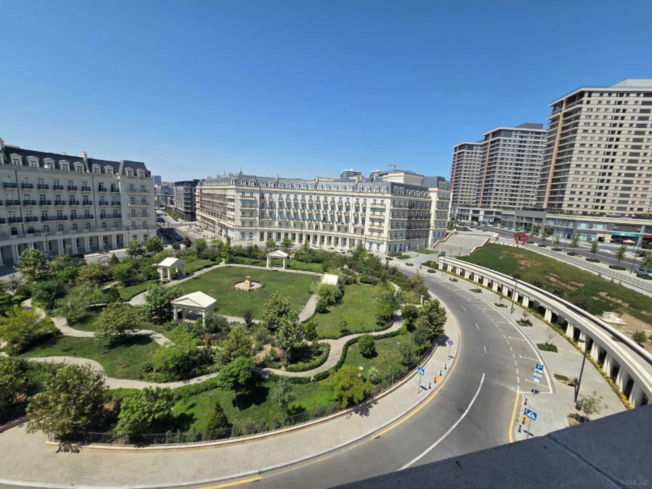 Satılır 3 otaqlı mənzil 112.2 m²