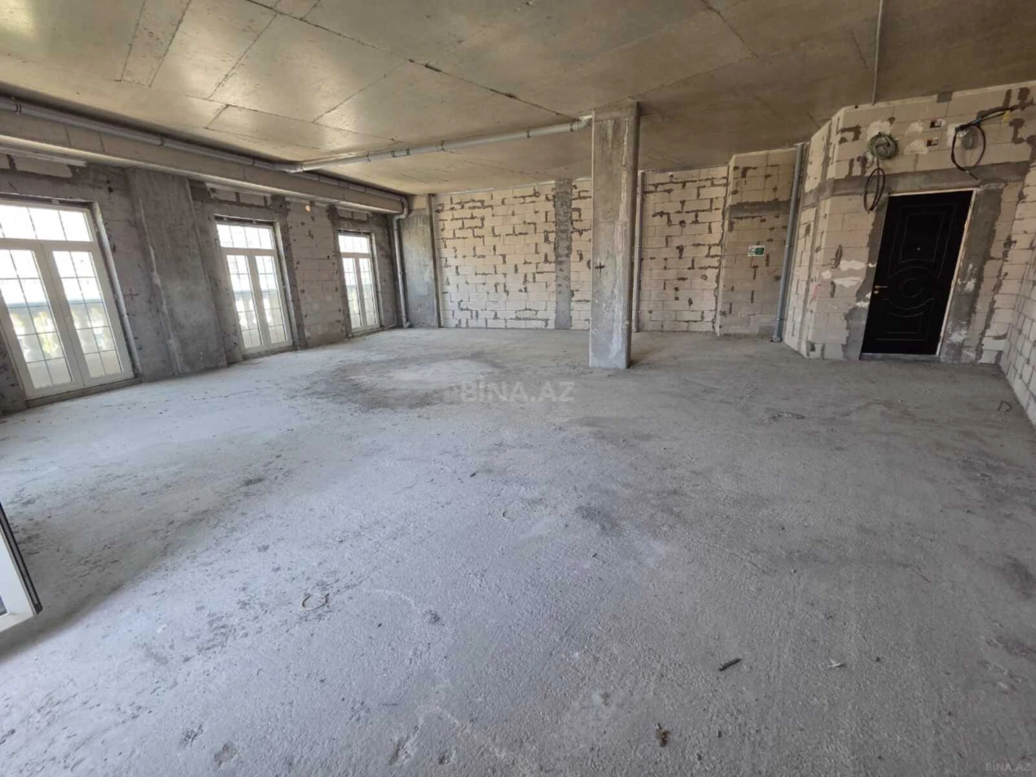 Satılır 3 otaqlı mənzil 112.2 m²