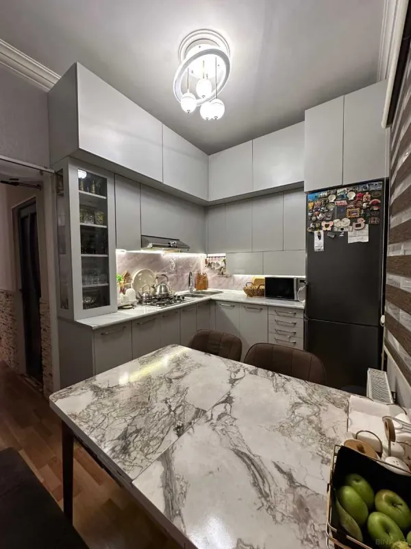 Satılır 2 otaqlı mənzil 60 m²