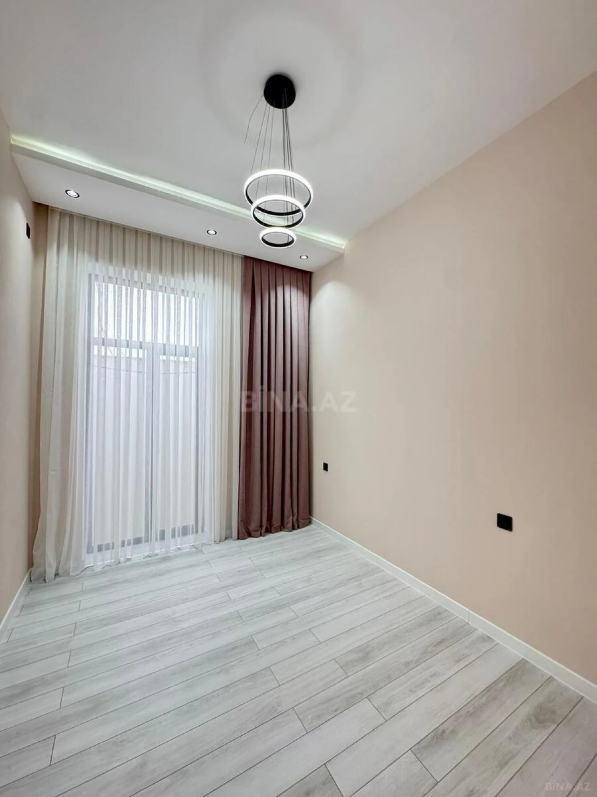 Satılır 4 otaqlı həyət evi 180 m²