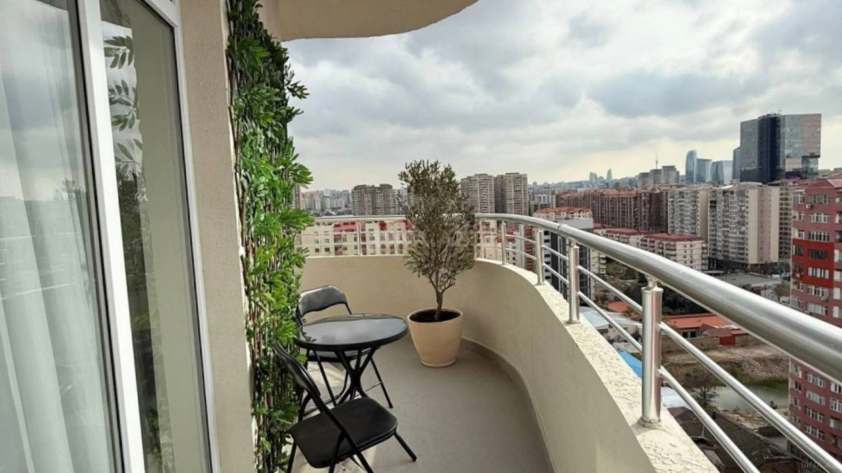 Satılır 2 otaqlı mənzil 63 m²