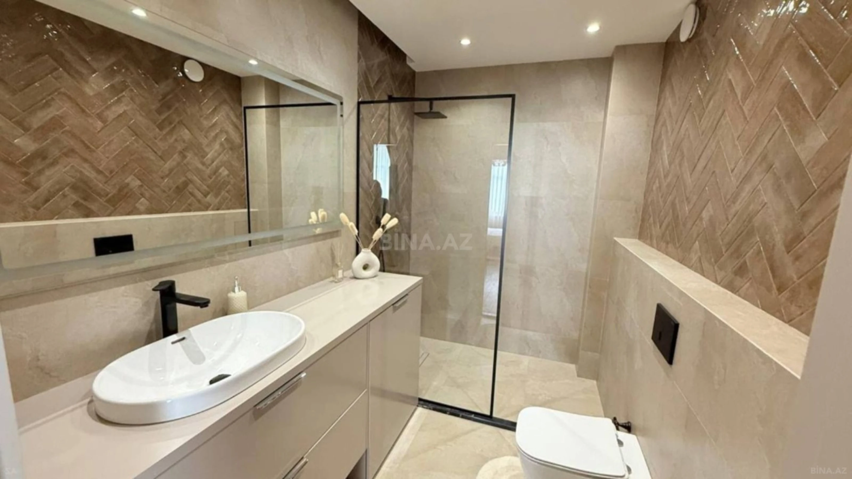 Satılır 2 otaqlı mənzil 63 m²