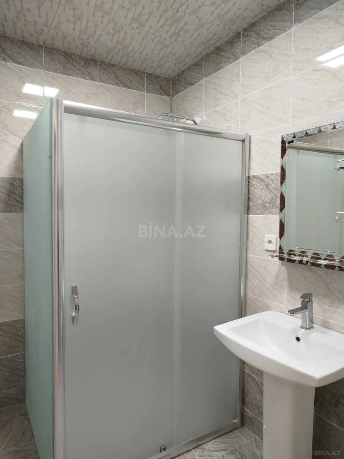 Satılır 3 otaqlı mənzil 110 m²