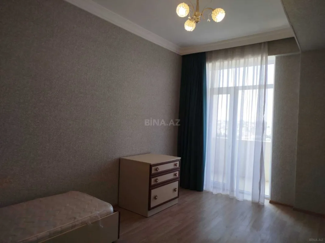 Satılır 3 otaqlı mənzil 110 m²