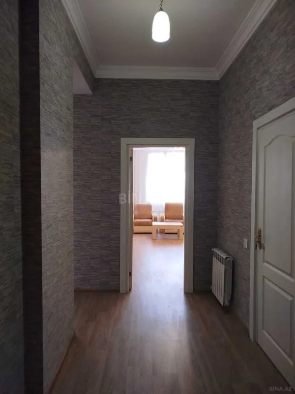 Satılır 3 otaqlı mənzil 110 m²