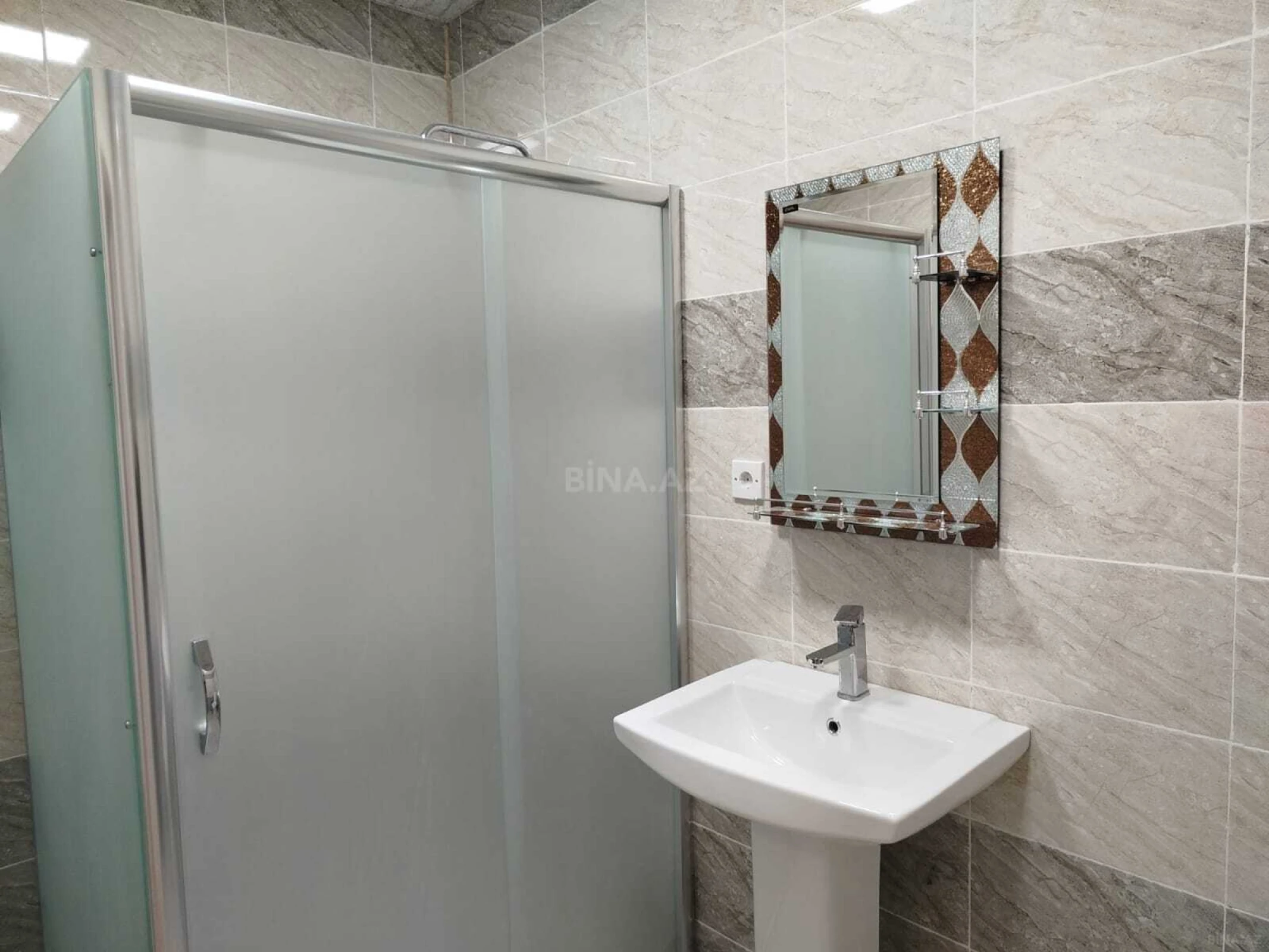 Satılır 3 otaqlı mənzil 110 m²