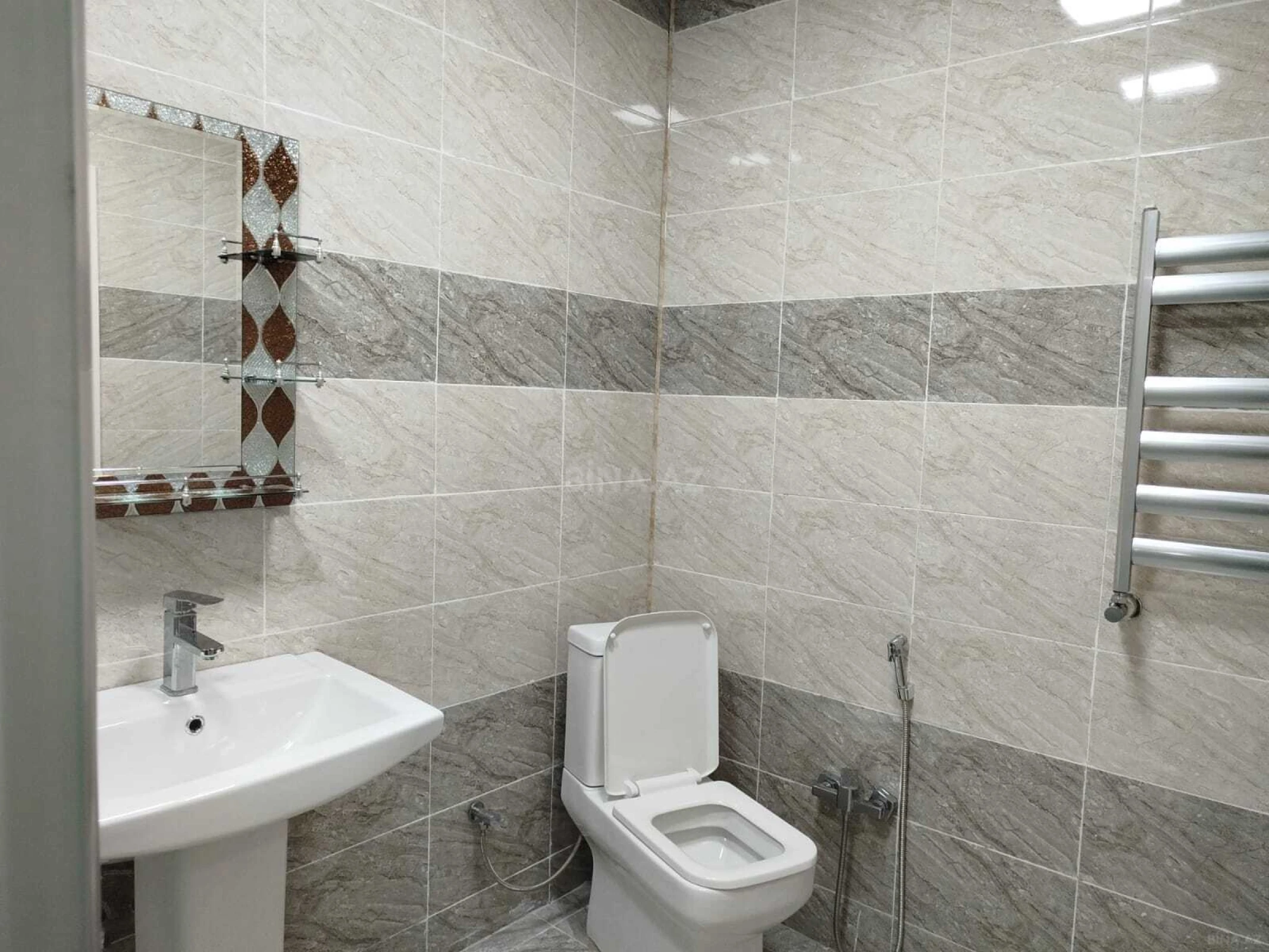 Satılır 3 otaqlı mənzil 110 m²